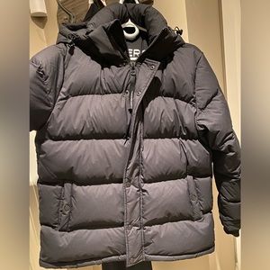 Aritzia TNA Superpuff Medium Length cliMATTE Black